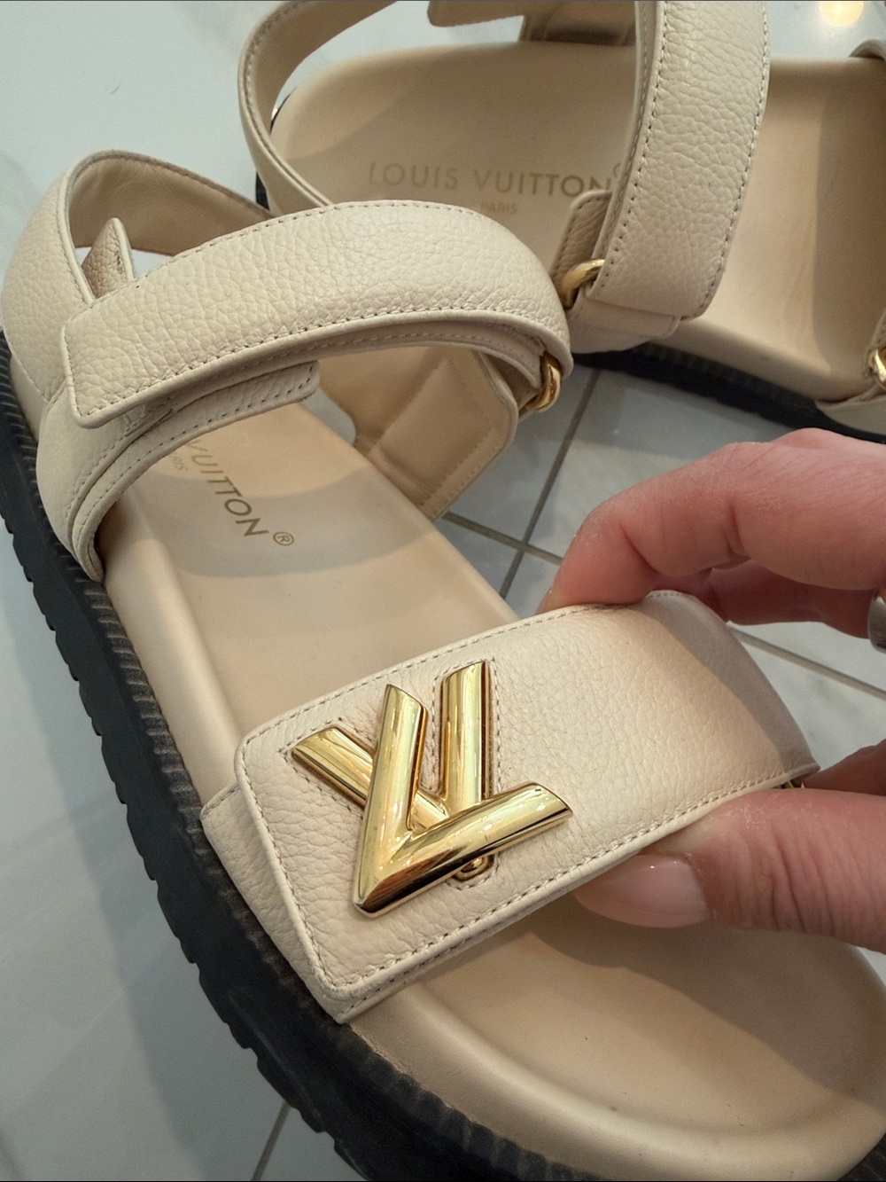 Louis Vuitton Sunset Flat Comfort Sandal - beige size 38.5 - Picture 6 of 7